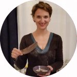 Franziska beim Räuchern